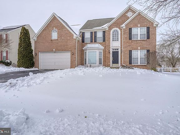 5th image of 30 Cantwell Dr