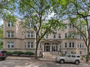 23 Warwick Rd APT 4, Brookline, MA 02445