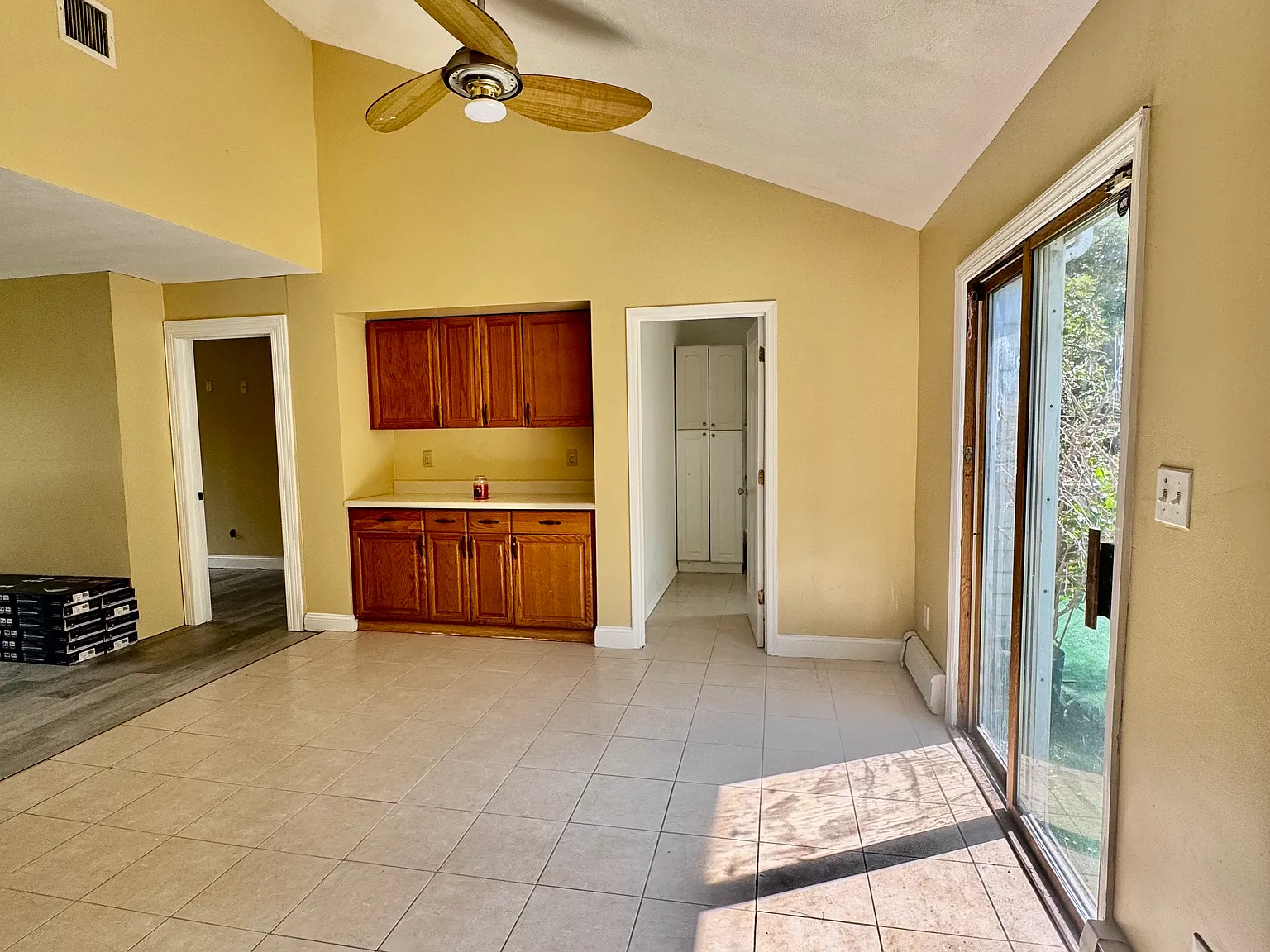 4 bed, 1.5 bath, $4,500 — Photo 3