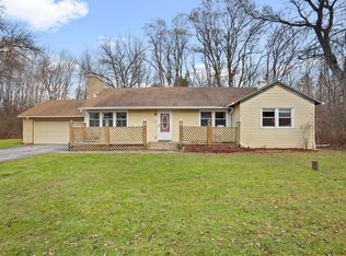 11548 N Hillside Ln, Mequon, WI 53092