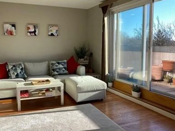 950 Massachusetts Ave APT 212, Cambridge, MA 02139