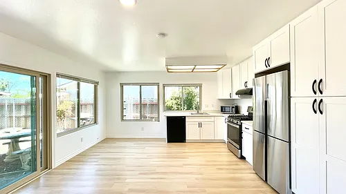 10034 Parkdale Ave Photo 1