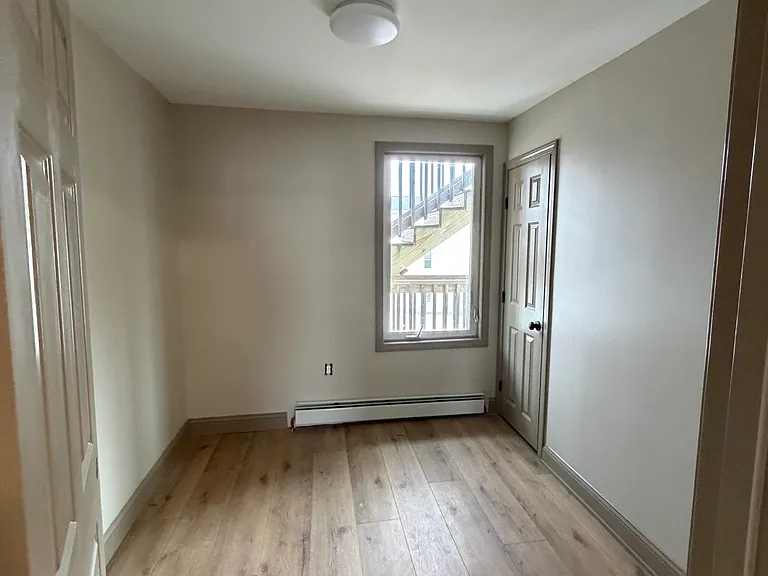39 Knox St #3 — Photo 4