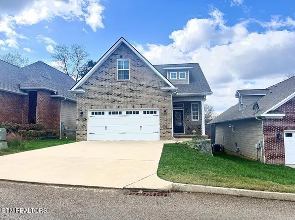 1029 Gothic Manor Ln, Knoxville, TN 37923