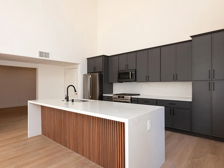 1501 India St #604 — Photo 28