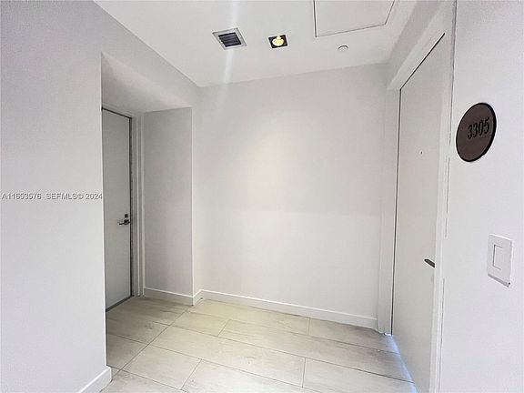 5th image of 650 NE 32nd St Unit 3305