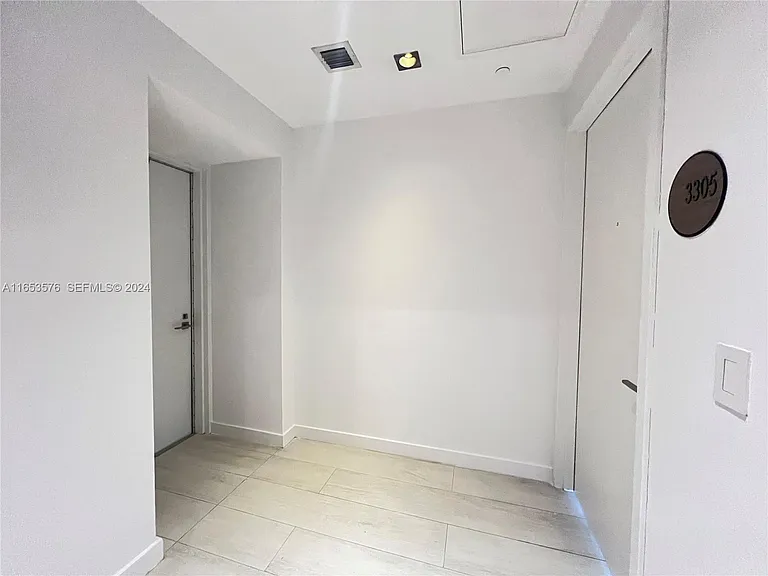 650 NE 32nd St #3305 — Photo 5