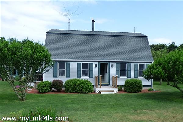House fronts on Welch's Way