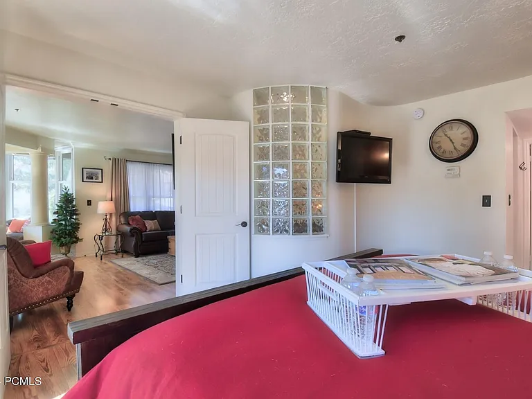 1402 Empire Ave #2A — Photo 6