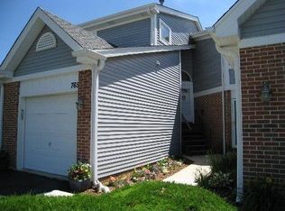 765 Daybreak Ln, Carol Stream, IL 60188