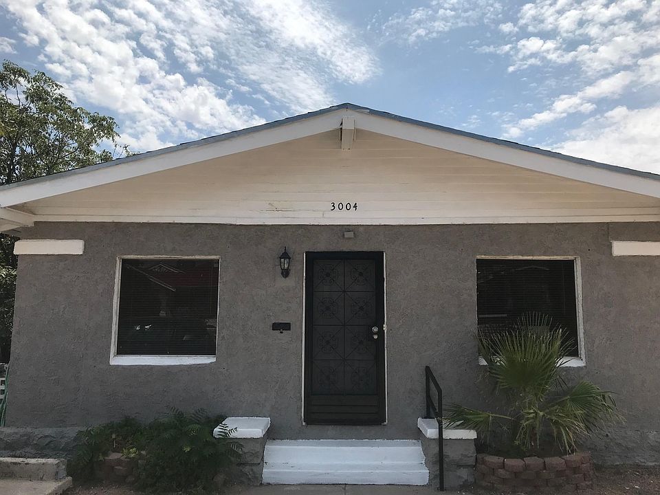 3004 Grant Ave El Paso TX 79930. Front of House.