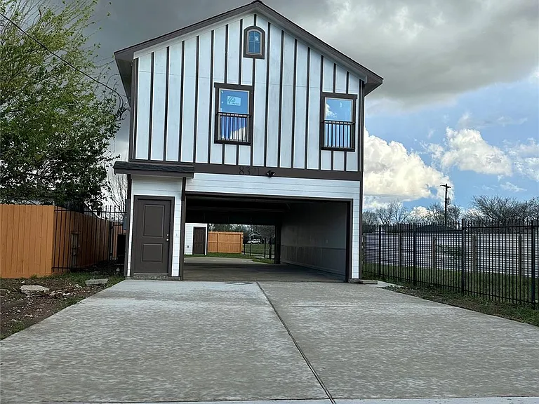 8321 Coma St — Photo 11