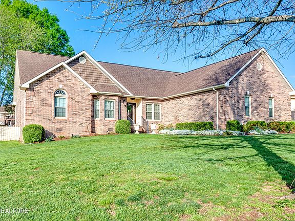 2nd image of 5605 Glenlyn Dr