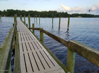 64 Highland Ave, Grantsboro, NC 28529