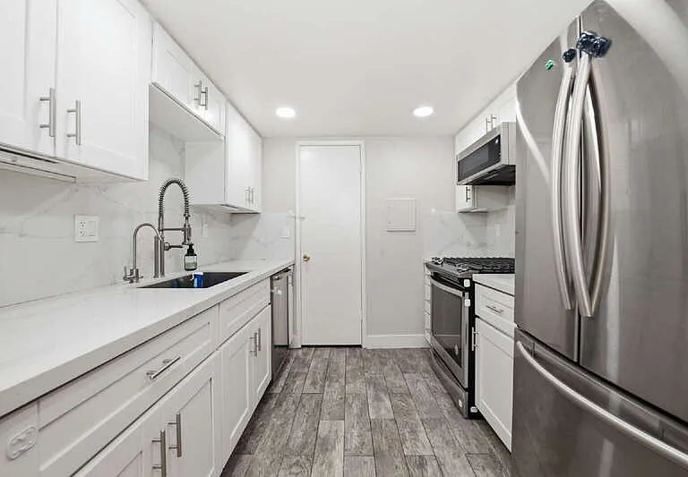 633 R Ave #35 — Photo 6