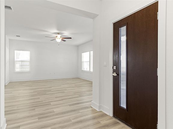 5th image of 7904 Ella Lee Ln
