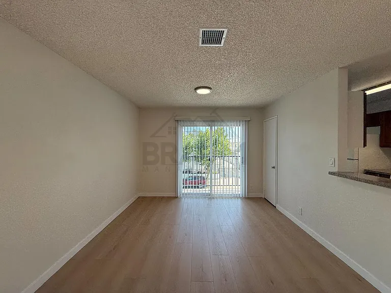 14801 DELANO — Photo 3