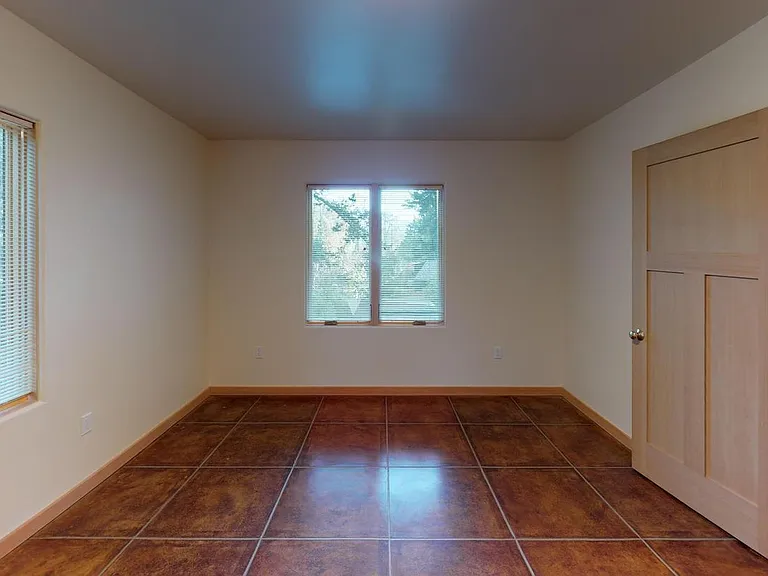 6540 Valley View Rd — Photo 11