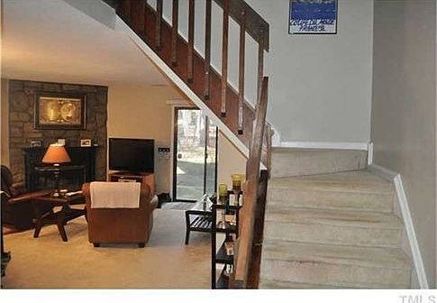 2nd image of 102 Mossbark Ln