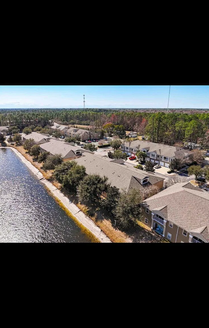 2 bed, 940 sqft, $1,550 — Photo 4
