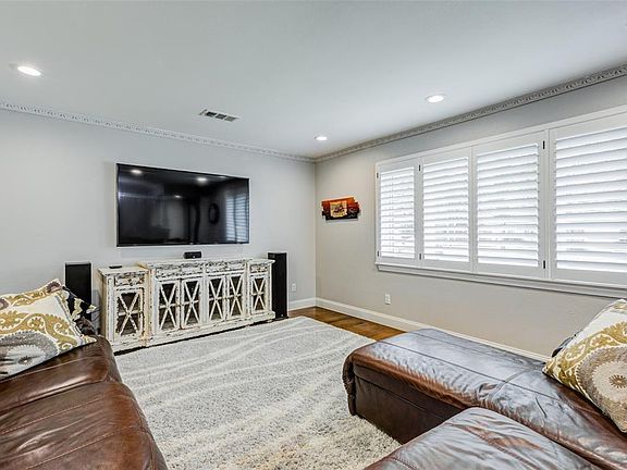 5th image of 2541 Dorrington Dr