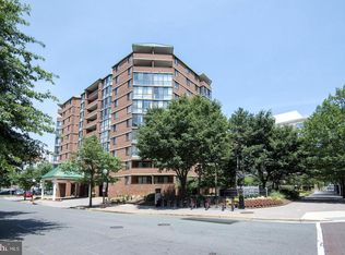 1001 N Randolph St APT 402, Arlington, VA 22201