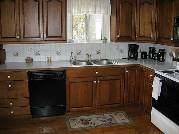 2nd image of 7 Greenwood Ave