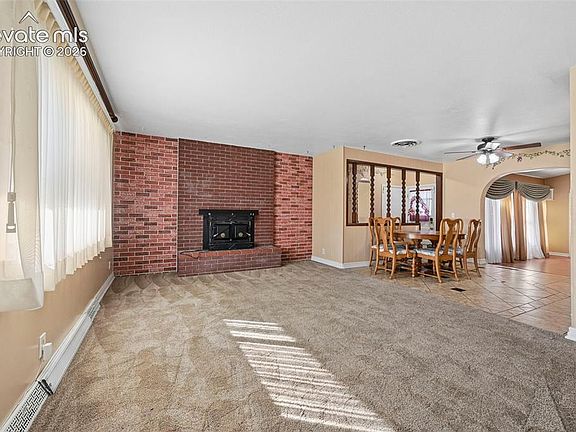 4th image of 61 Radcliff Ln