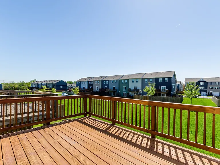 172 Drexel Ct — Photo 43