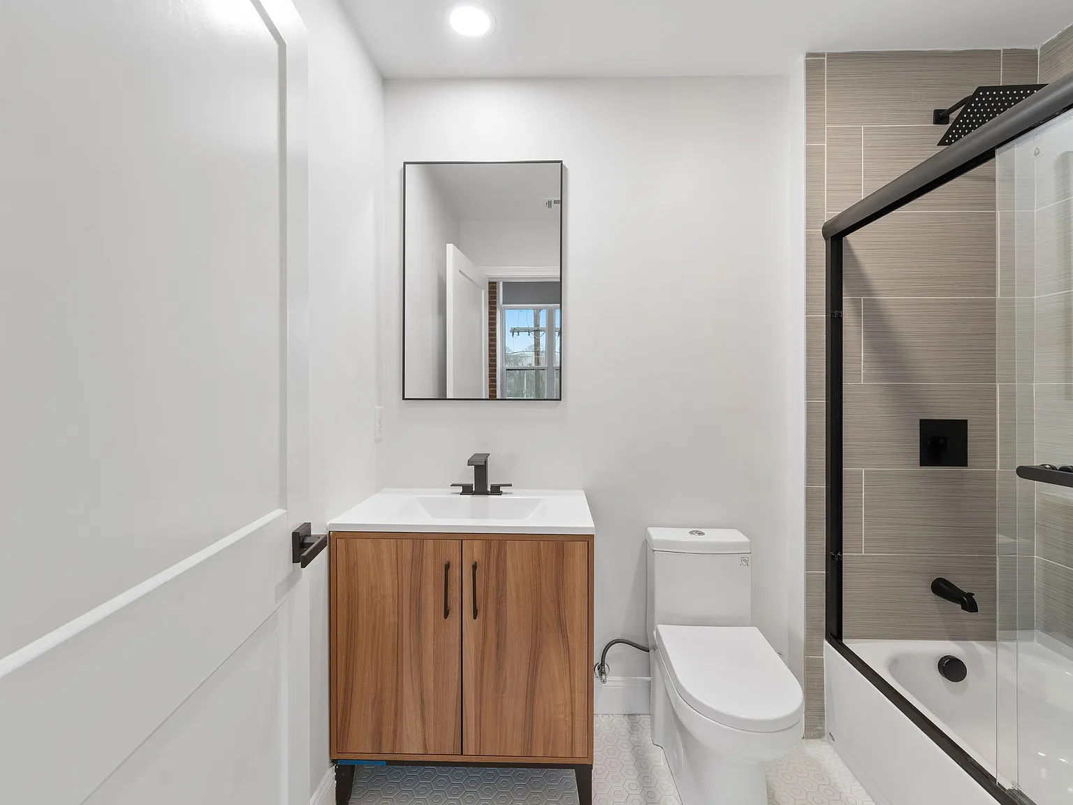 1 bed, 600 sqft, $1,800 — Photo 2
