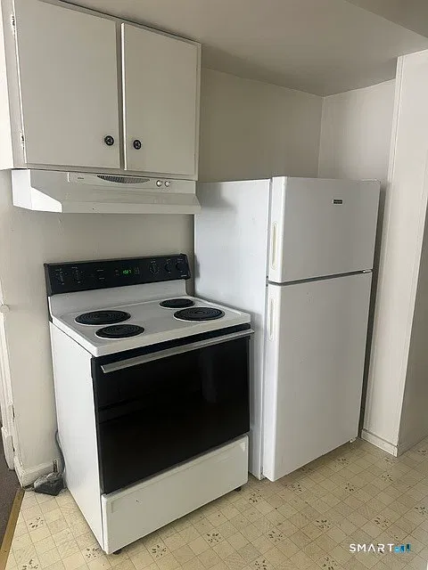 1 bed, 1.0 bath, 3020 sqft, $1,295 — Photo 3