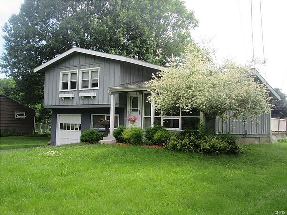 3rd image of 7342 Rosewood Cir
