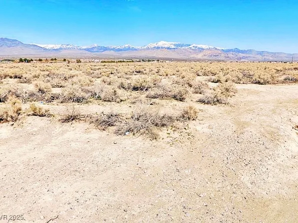 1090 E Idaho St, Pahrump, NV 89048