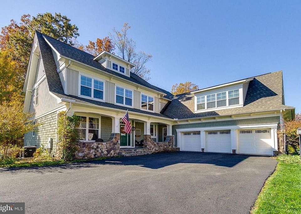 1st image of 8438 Bearhurst Dr