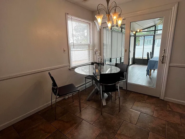 1000 Woodgate Ave — Photo 13
