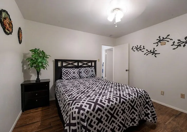 8302 El Retiro Dr — Photo 14