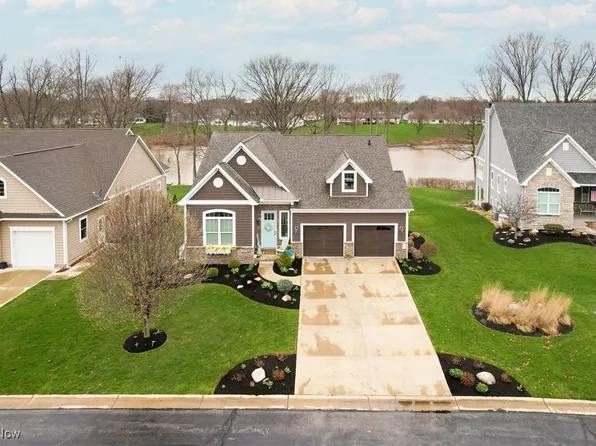 1121 Sheltered Brook Dr, Huron, OH 44839