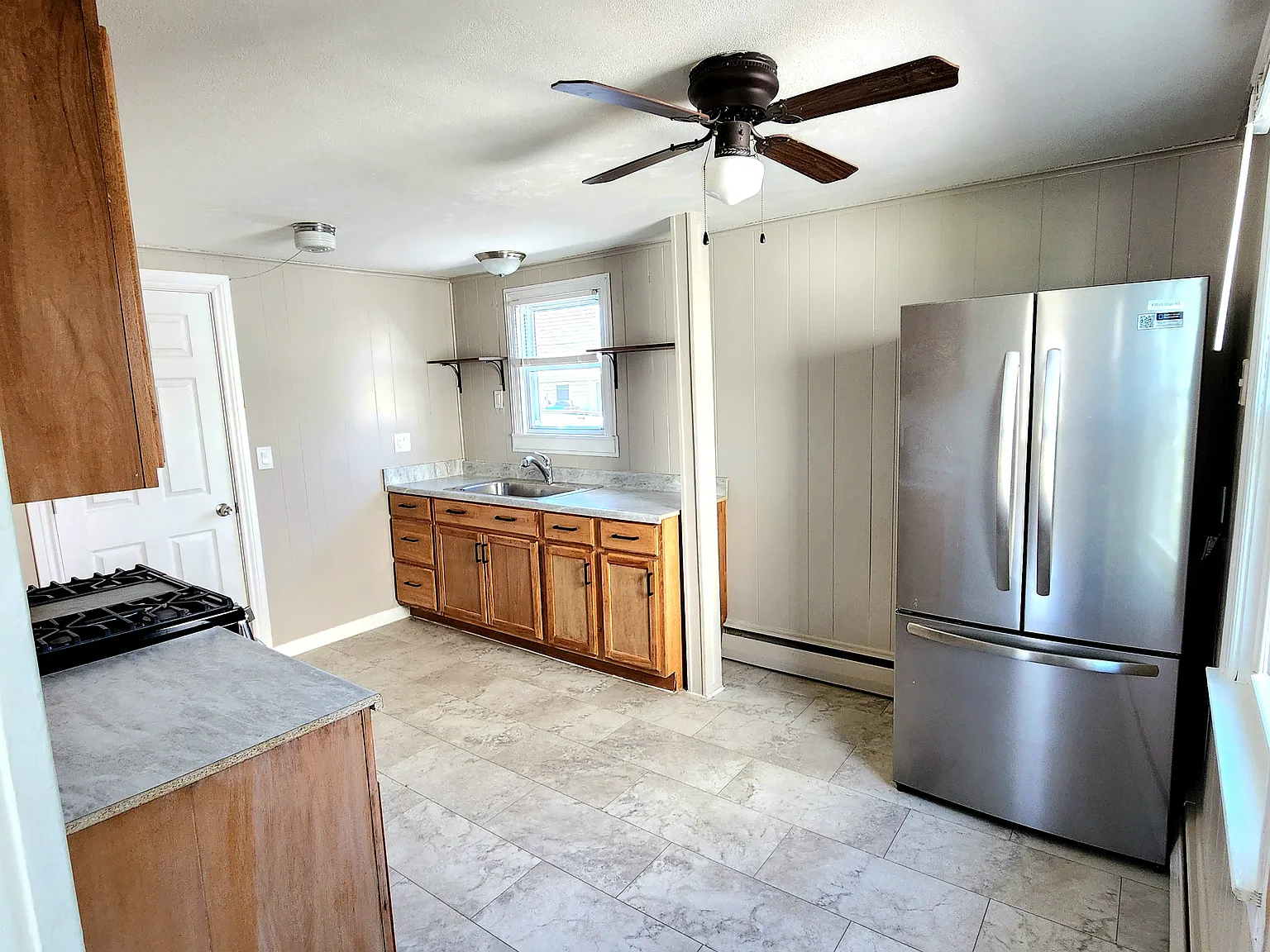 2 bed, 950 sqft, $1,450 — Photo 2