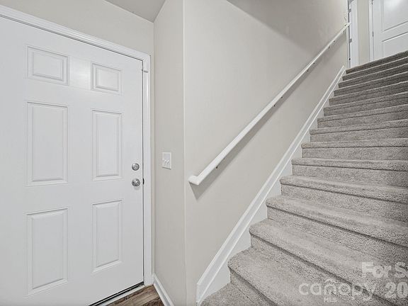 5th image of 1808 Hart St