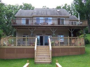 156 Spectacle Dr, Valparaiso, IN 46383