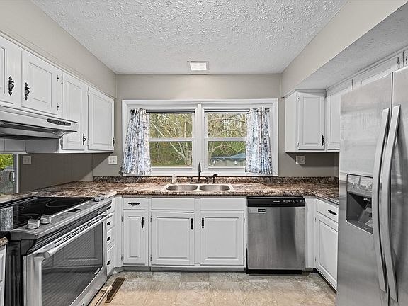 5th image of 116 Woodlawn Ct
