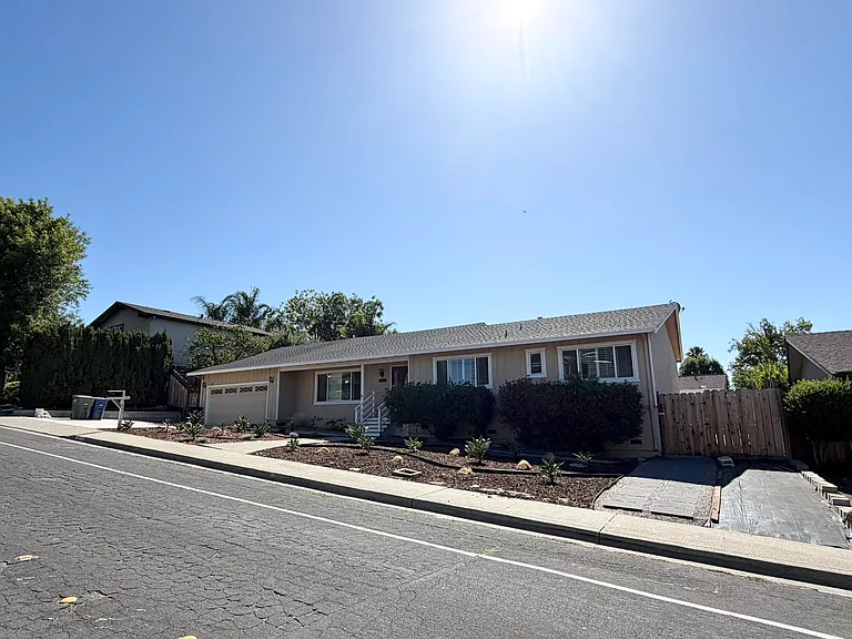 3695 Sanford St — Photo 5