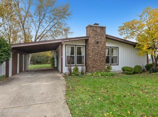 452 S Park St, Westmont, IL 60559