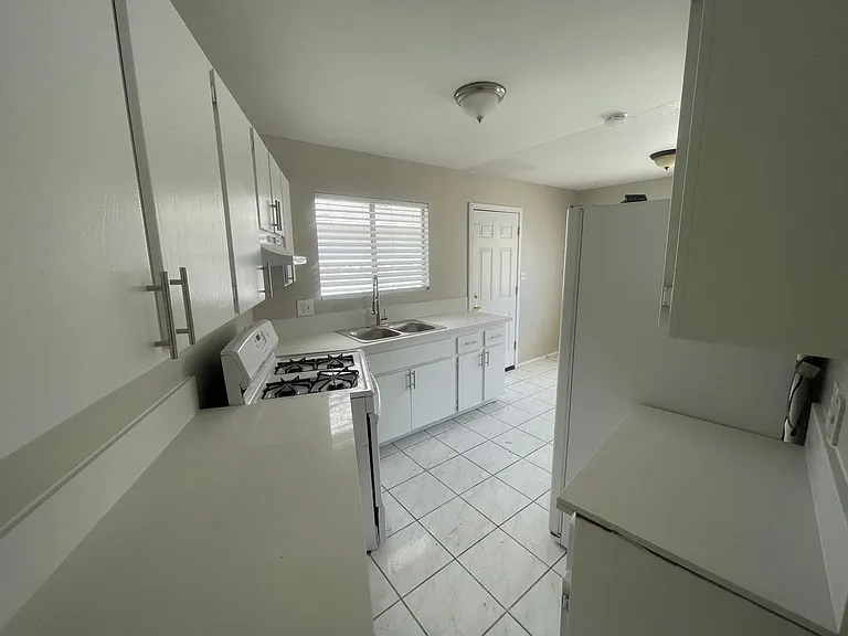 4880 Pancho Villa Dr — Photo 4