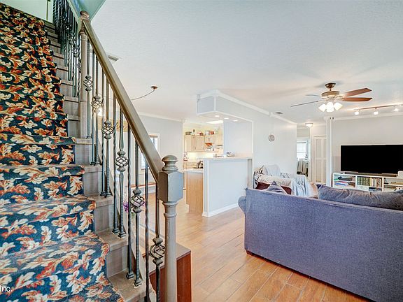 5th image of 5218R Denaud Ct