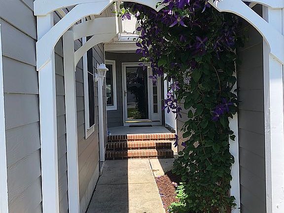 2nd image of 342 Lakeside Dr #00
