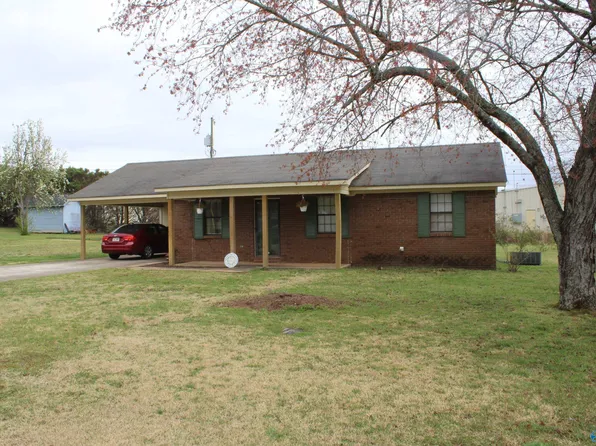 221 Nanela Dr, Moulton, AL 35650