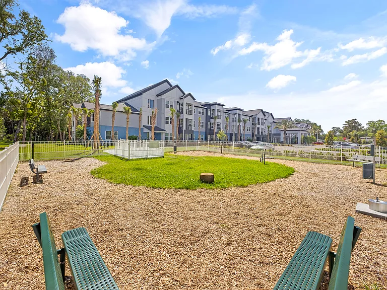 Fox Pointe — Photo 19