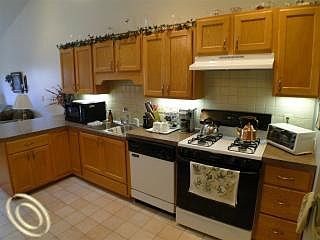 5th image of 3424 Edgewood Ct #72