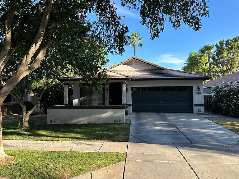 3623 E Linda Ln — Photo 1